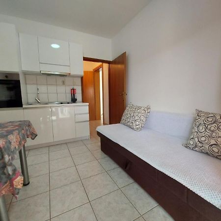 Apartment Pezic Krk Town Exterior photo
