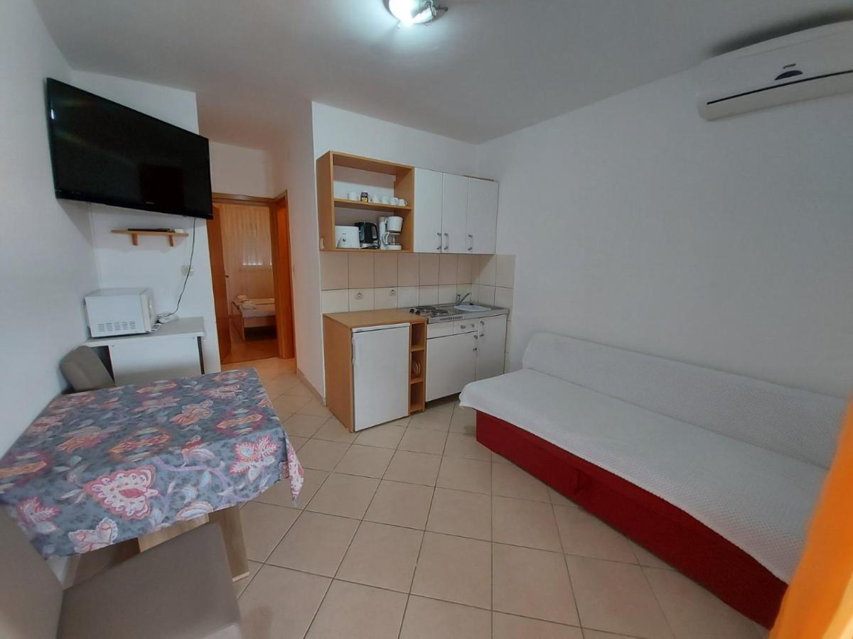 Apartment Pezic Krk Town Exterior photo